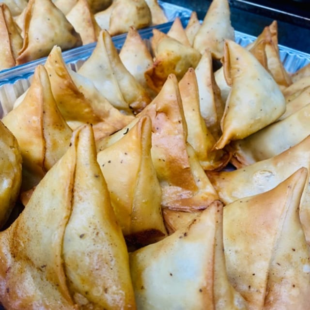 Veg Samosa Tray.